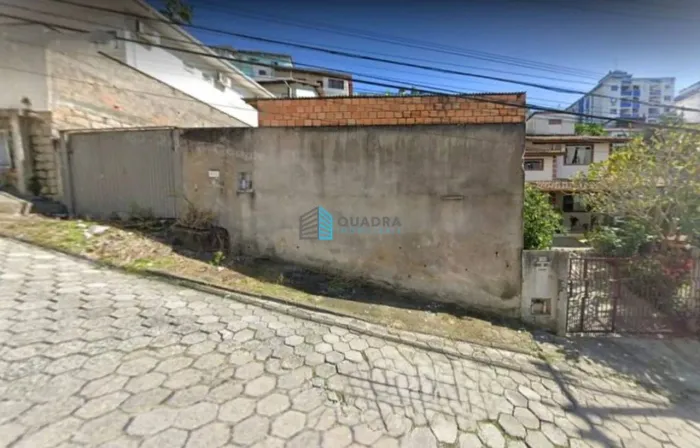 Terreno à Venda com 300m² ao lado da UFSC na Trindade, Florianópolis !!