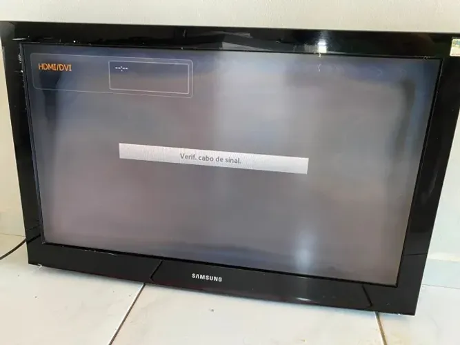 Televisão quebrada
