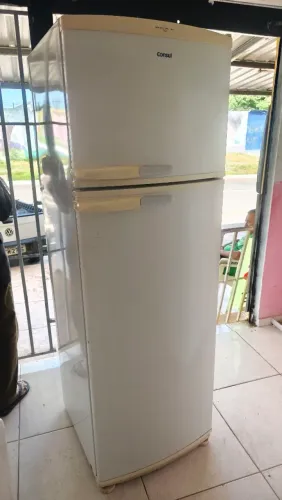 Geladeira Consul dúplex em excelente estado.