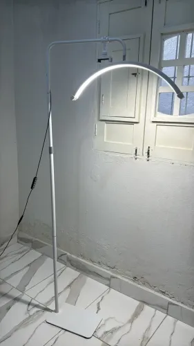 Luminária Meia Lua LED profissional
