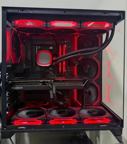 PC GAMER - 7800X3D, X570S, RX9060XT, 32GB RAM