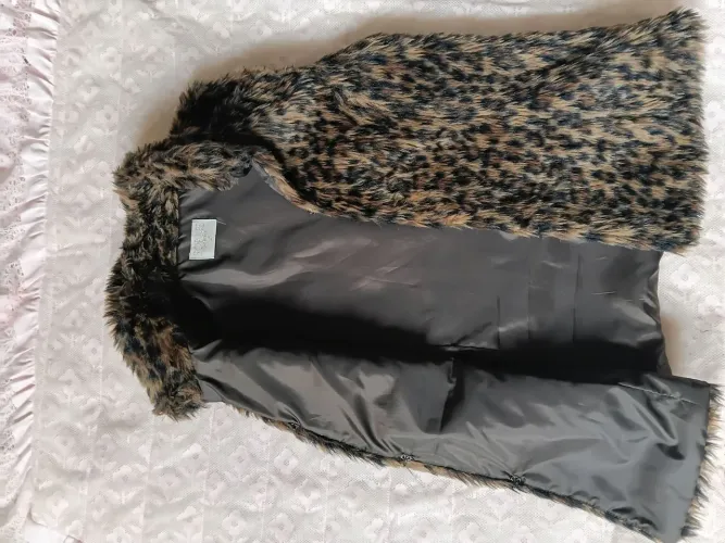 Colete de pele sintética animal print "Onça"