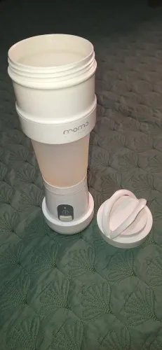 Caneca liquidificador portátil marca momo