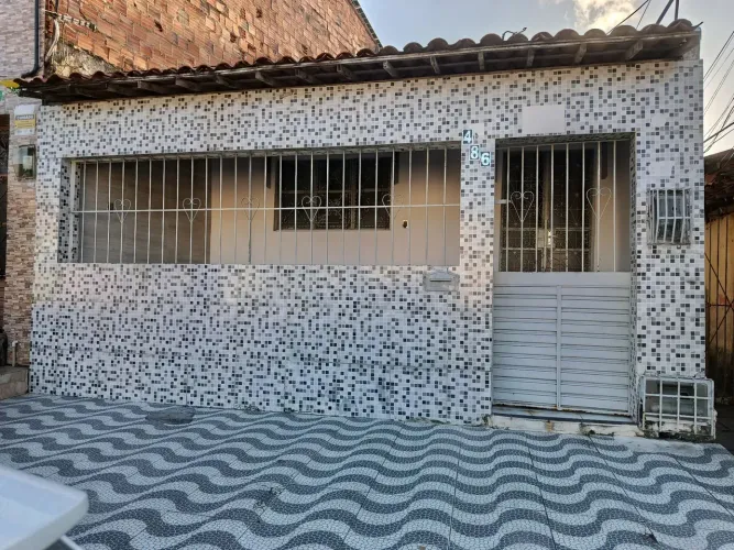 Alugo Casa