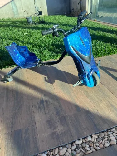 Carrinho de rolimã elétrico 