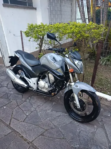 HONDA CB 300R LINDA COR EXCLUSIVA CINZA NARDO + PEROLA AVALIO TROCAS 