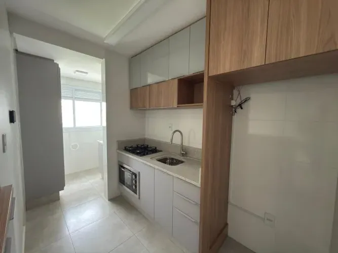 LOCAÇÃO - Apartamento 2 dormitórios (1 suíte) - Centro - Tubarão/SC