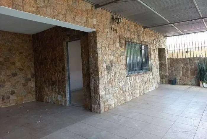 Otima Casa com 3 Quartos e 3 banheiros à Venda, 175 m²
