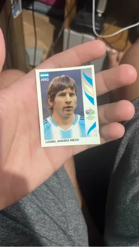 Figurinha Lionel messi 2006.