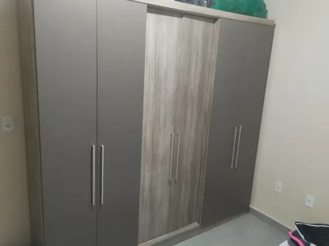 Vendo Guarda Roupa