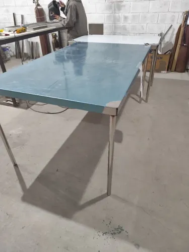 Mesa inox 1,80×0,70×0,90 contraventada (tampo 22#)