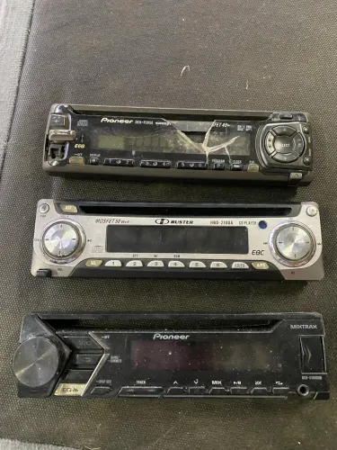 Frente radio pioneer
