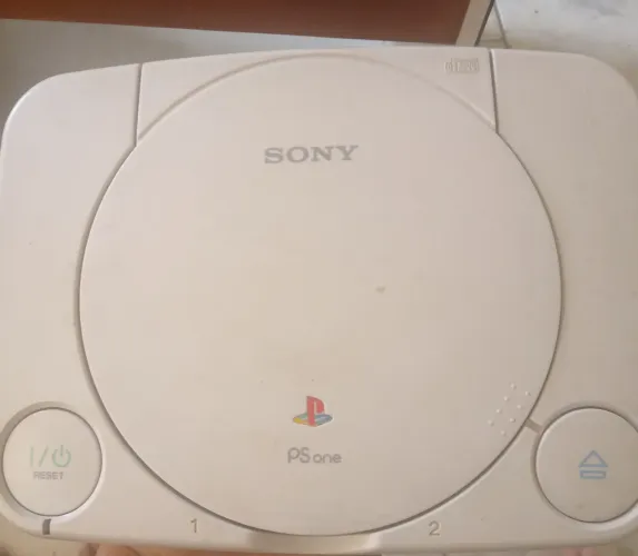 Vendo play 1 usando funcionando perfeitamente,com jogos e mais controle , aceito ofertas