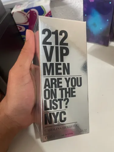 Perfume 212 vip original lacrado 