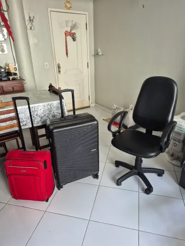 VENDE-SE POUCO USO