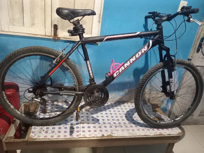 Bicicleta de alumínio aro 26