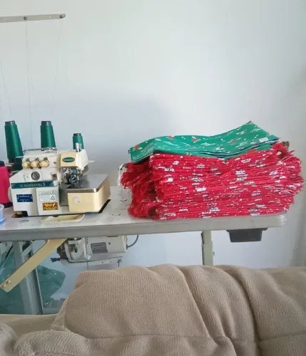 Máquina de costura overclock