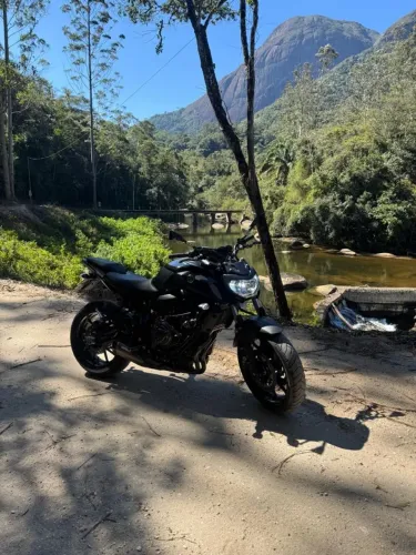 Moto Yamaha MT-07 super nova