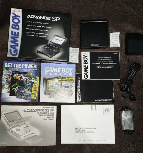 Nintendo Game Boy Advance SP (CIB) - Leia