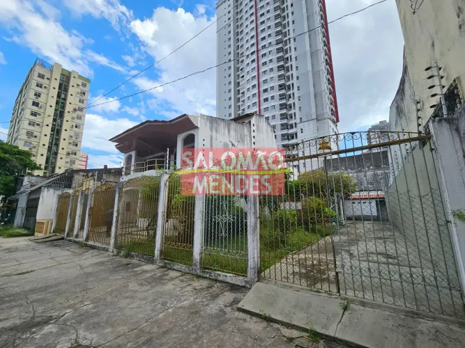 IMÓVEL COMERCIAL PARA LOCAÇÃO PRÓXIMO À PRAÇA BATISTA CAMPOS | 2 PAVIMENTOS | ESTACIONAMEN
