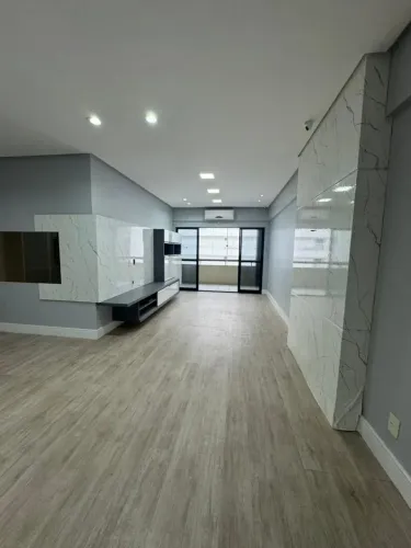 LINDO APARTAMENTO DE ALTO PADRAO NA PENINSULA, REFORMADO E PROJETADO, PONTA D AREIA