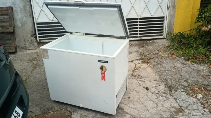 freezer semi novo
