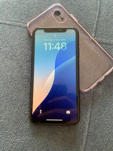 iPhone XR 64GB seminovo