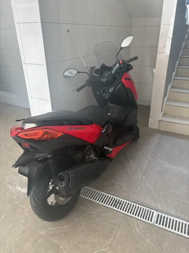 X-MAX YAMAHA MUITO NOVA