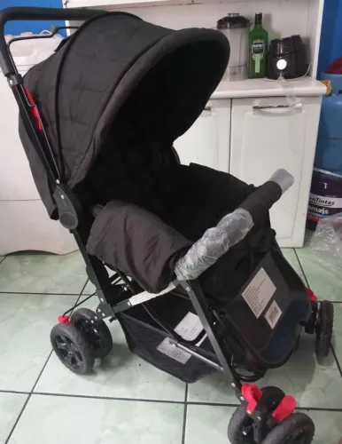 Vendo este carrinho novo está tudo perfeito