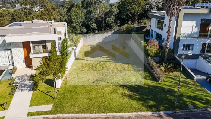 Tamboré 11 (Santana de Parnaíba) - Terreno em Condomínio com 736 m² de área total em Resid