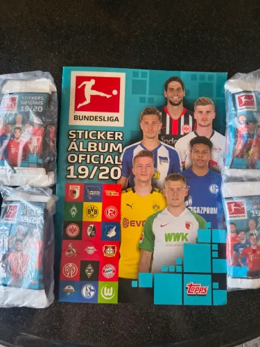 ÁLBUM DA BUNDESLIGA 19/20 COM 80 PACOTINHOS LACRADOS