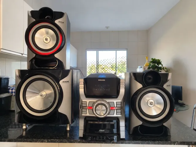 ? SOM SAMSUNG 810W RMS - POTÊNCIA FORTE + LUZ TIPO BALADA + BLUETOOTH
