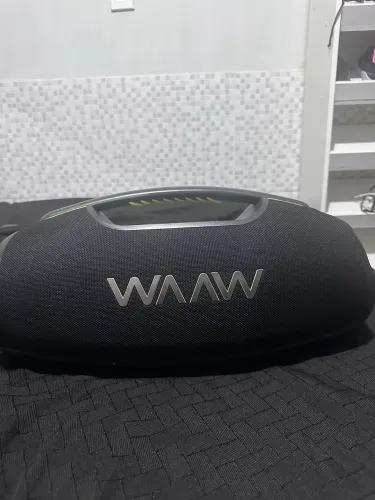 Caixa de som WAAW seminova 