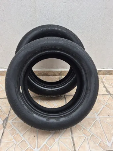 2 Pneus Pirelli Cinturato P7 195/55 R15 - DOT 4222 - Excelente Estado - Parcela no cartão