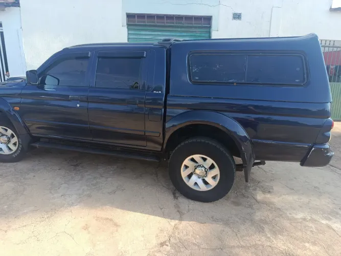 Mitsubishi L200 GLS 2.5 4X4 CD Diesel 2006