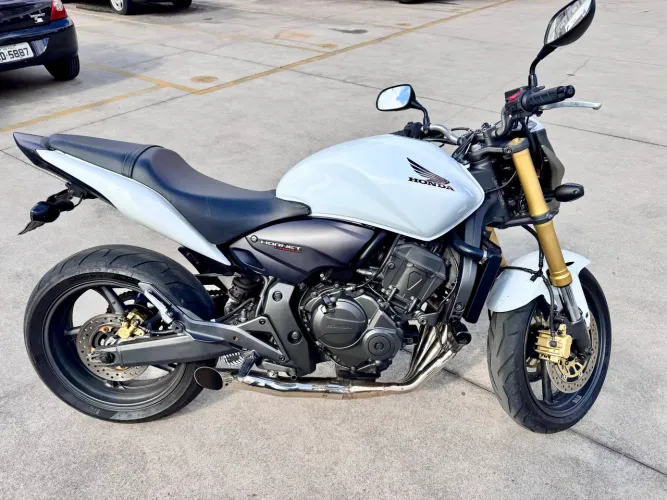 ? Honda Hornet 2012 | 6.000 km | troco por utilitário