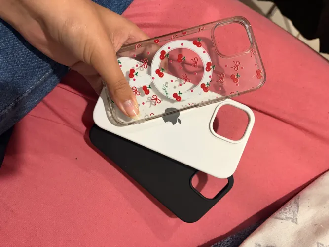 Vende-se capinha iPhone 15 (valor de cada)