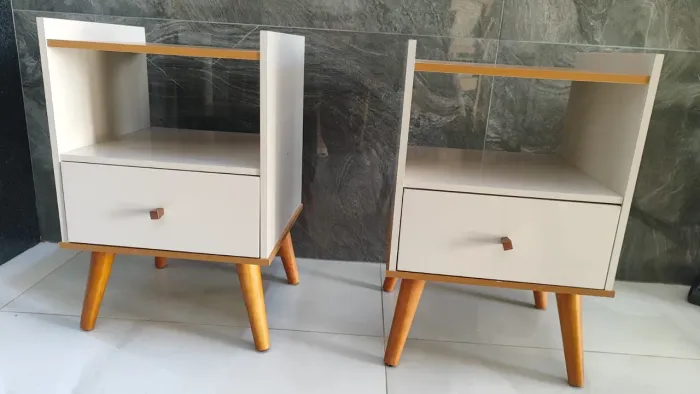 Vendo Mesa de Cabeceira 