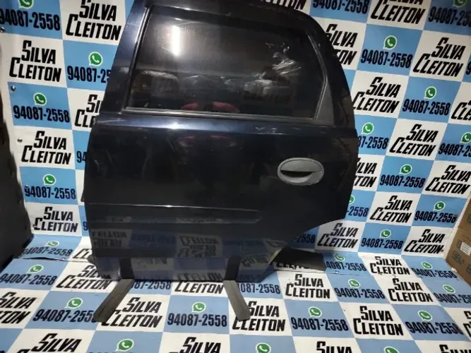porta traseira esquerda corsa 2002 ate 2011 completa acessorios brinde