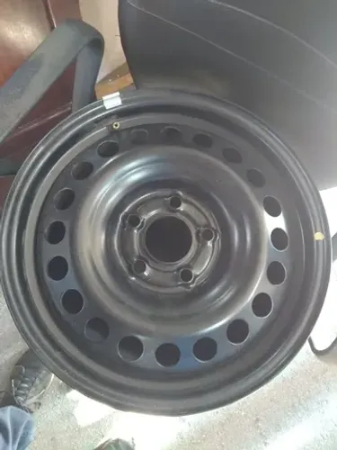 Roda de ferro aro 16 Preta opcional Toyota Corolla 5x100