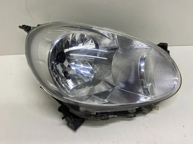 Farol Nissan March 2011 2012 2013 2014 Direito