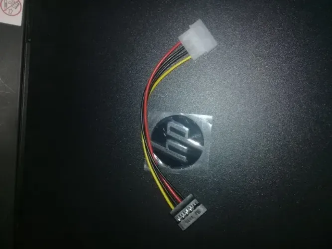 ADPTADOR MOLEX CONECTOR  4 PINOS MACHO X  SATA