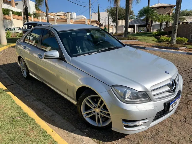 Mercedes-Benz C-180 CGI Sport 1.6 TB 16V 156cv Aut. 2014