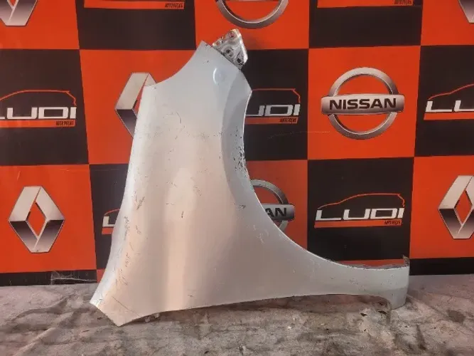 Paralama Direito Nissan March 2011 a 2014 Prata