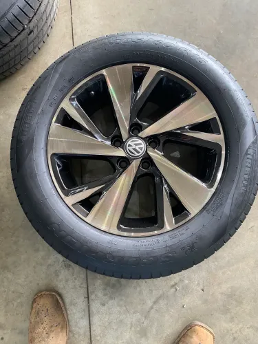 Rodas aro 16 Volkswagen 5/100 originais + pneus pirelli