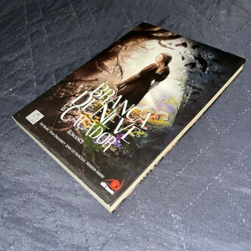 Livro branca de neve e o caçador
