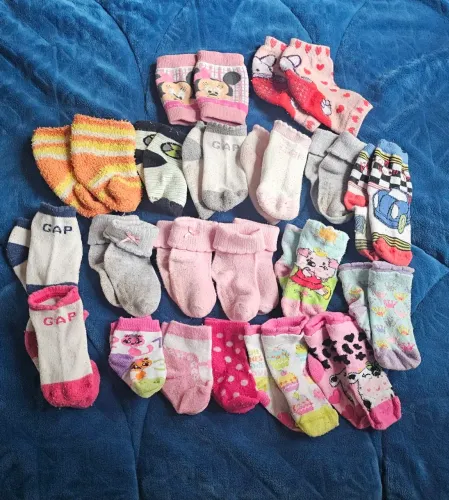 Kit 18 pares de meias e 2 Joelheiras bebê 