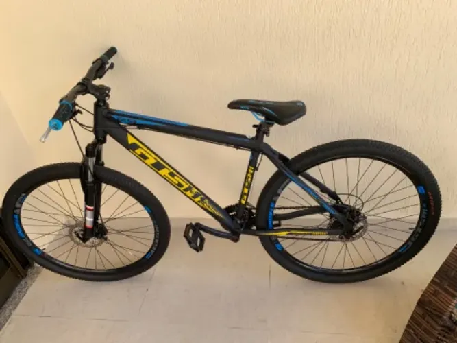 Bicicleta GTS Aro 29 kit Shimano 21 Marchas / Catraca Mega Range / Freio a disco