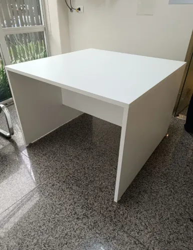 Mesa para Atendimento Cadeirante Access Nova 1.10m x 1.10m - Entrego