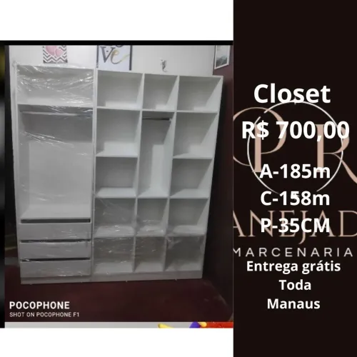 Closet a pronta entrega com fundo completo